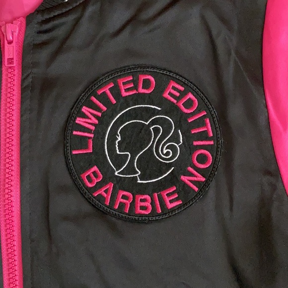 Barbie | LE Patch Logo Car Graphic Satin Bomber Jacket Black/Pink (XL 14-16) - Picture 7 of 16